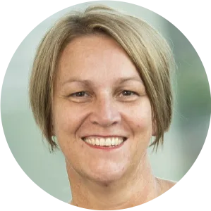 Dr Amanda Fox
